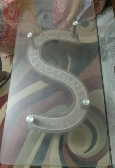 paidaar table with heavy sheesha