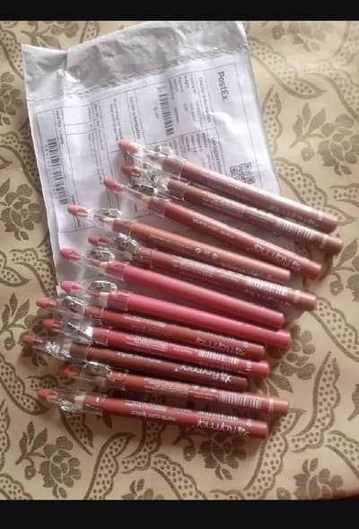 Smudge proof Lip pencil, pack of 12 
