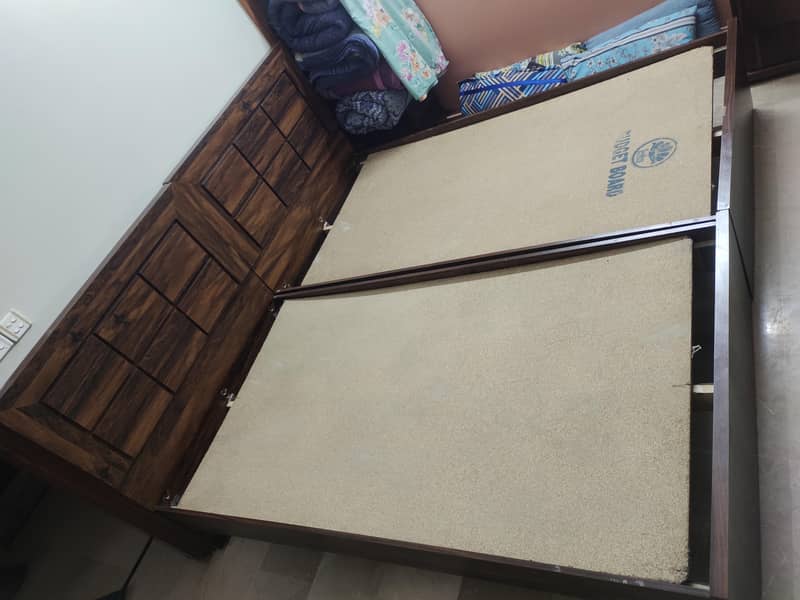 single 2 bed with dressing almari 6
