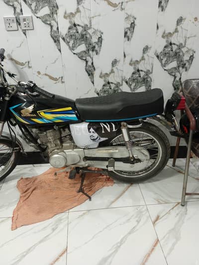 Honda cd 125 modal 2017 like new bike buy and drive