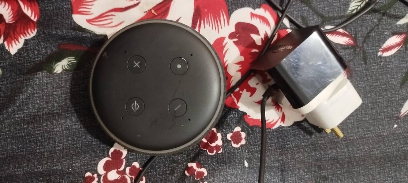 Amazon alexa 3rd generation. Echo dot 1