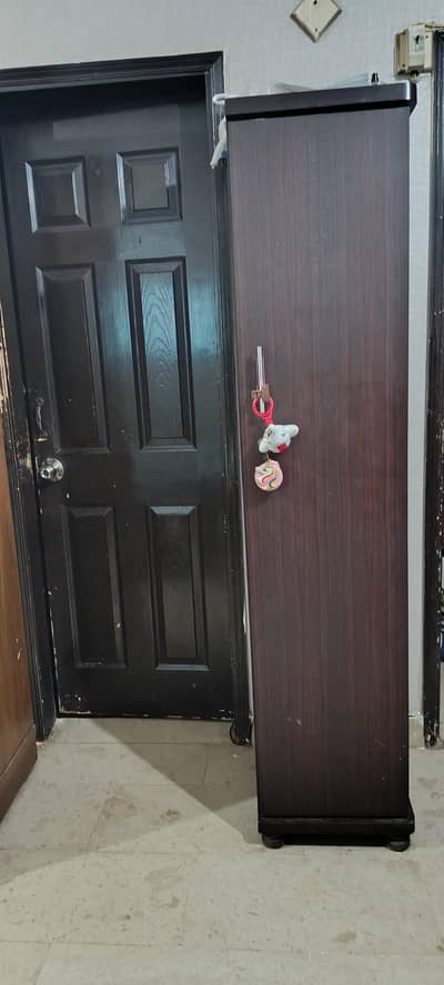 height  5n half feet  weith 2n half