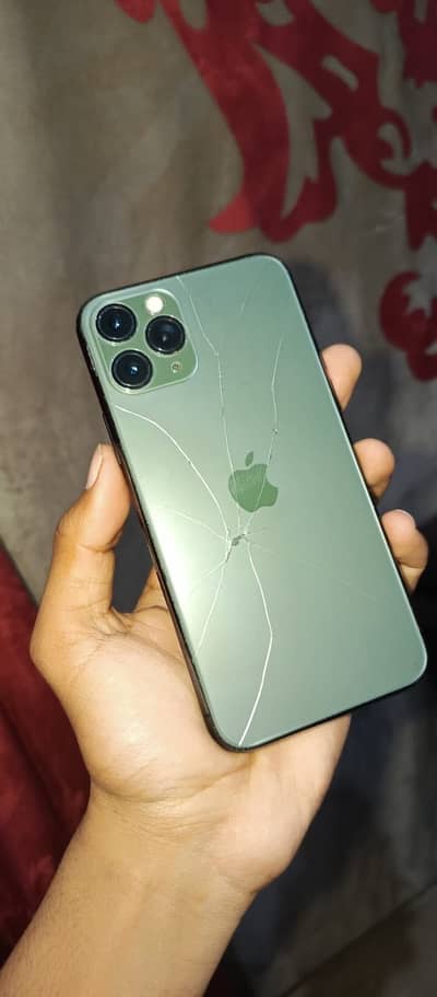 Ip 11 pro back crack