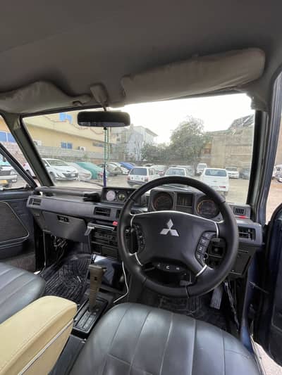 Pajero 1988 Islamabad register Automatic Petrol