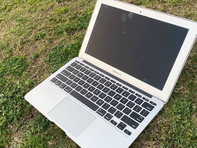 Macbook Air 2015 (11 inch) 4/128
