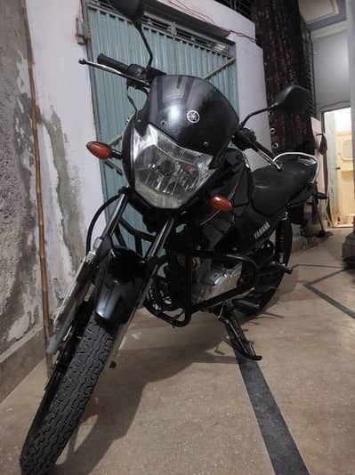 YAMAHA YBR 125 BLACK 03048779805 EID OFFER