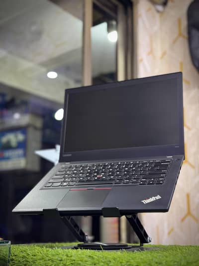 Lenovo ThinkPad T470. i5/7th Gen. 8/256 GB SSD laptop 14 inches