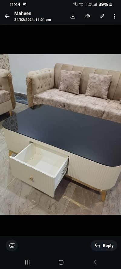 7 seater sofa set with centre table new condition 10 by 10