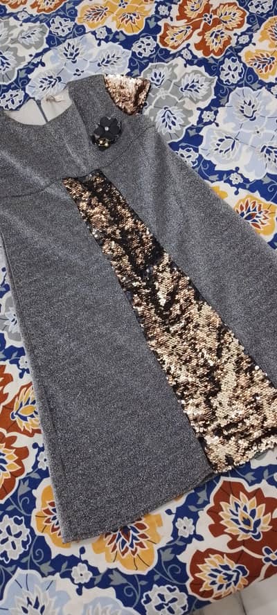 fancy baby girl frock bht kum used hai