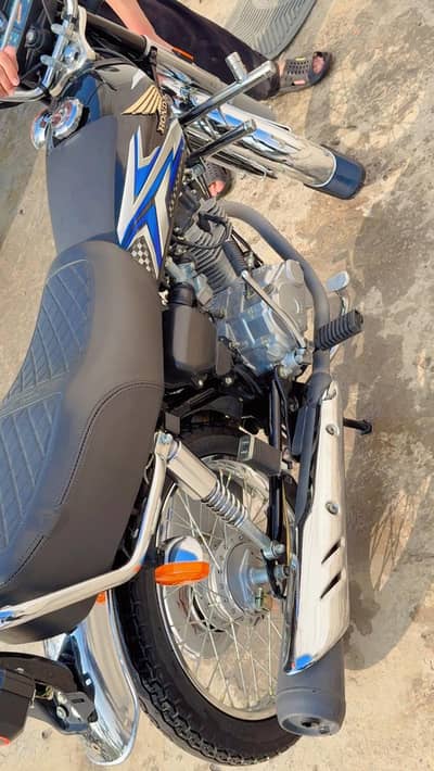 Honda 125.2025 model black colour