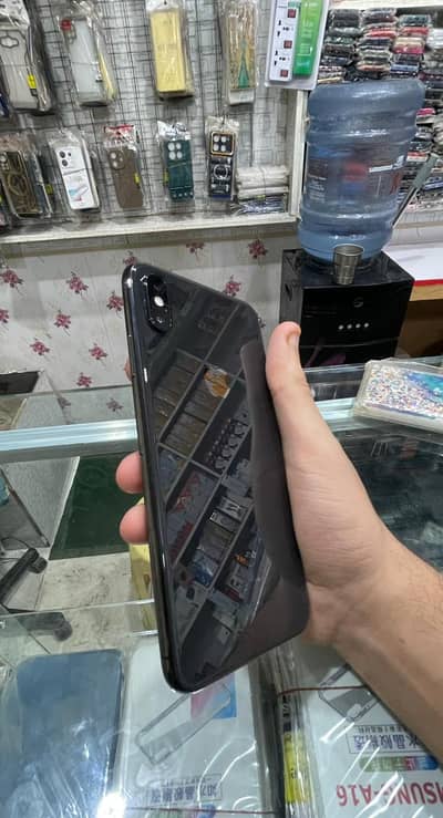 iphone xs max with box