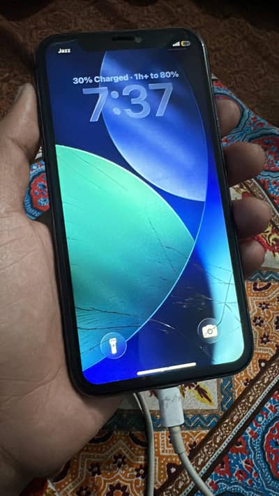 iPhone 11 128GB sim active