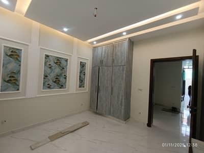 3.5 Marla lower portion For Rent in cavalry EXT Zaman colony