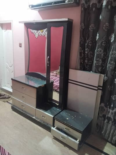 Dressing & Side table