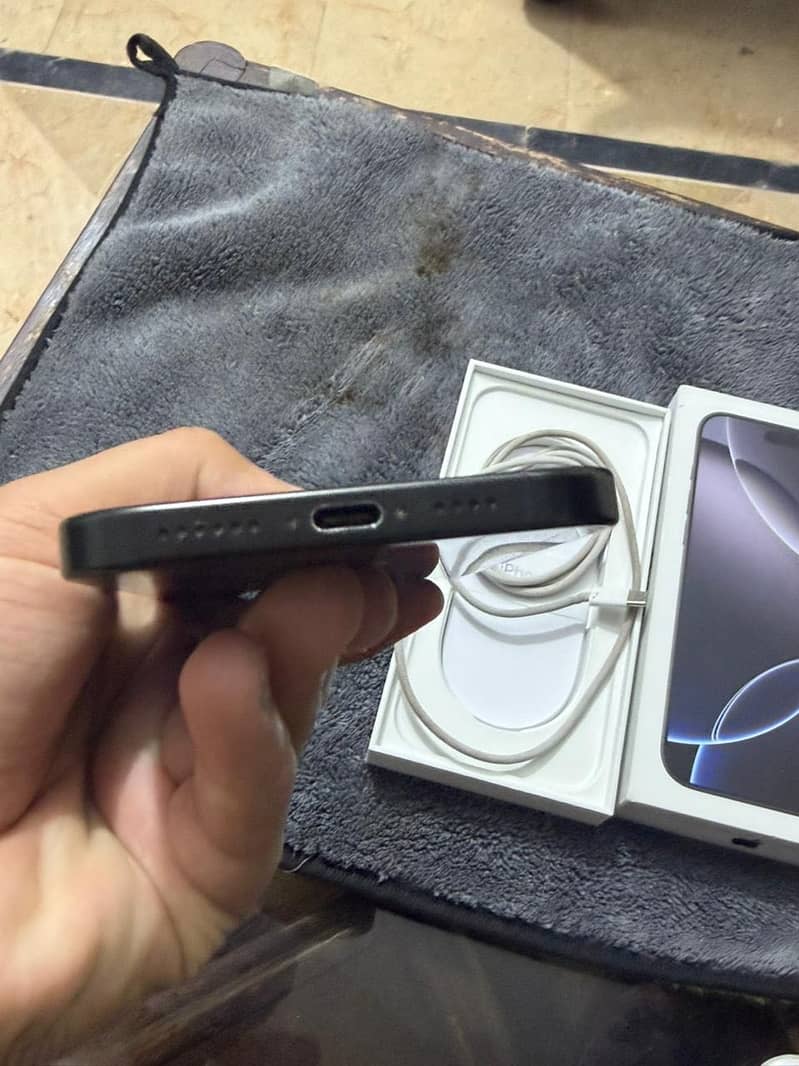 iPhone 16 Pro Max Sim Non Active 4