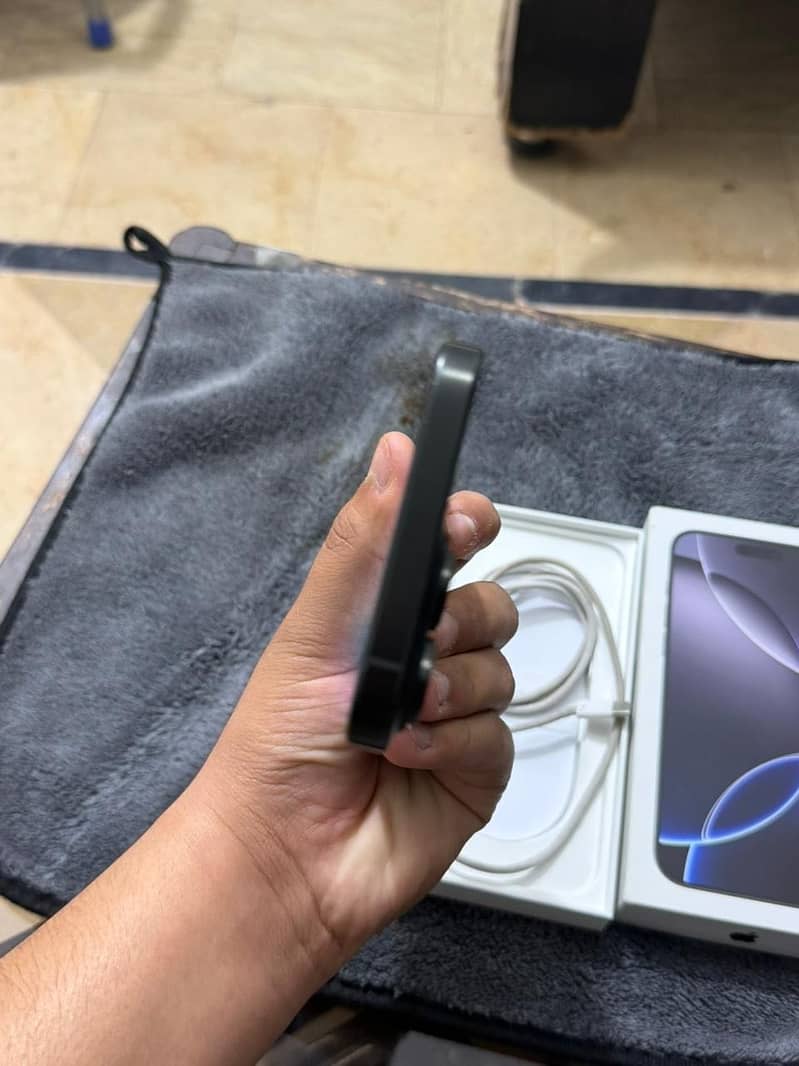 iPhone 16 Pro Max Sim Non Active 6