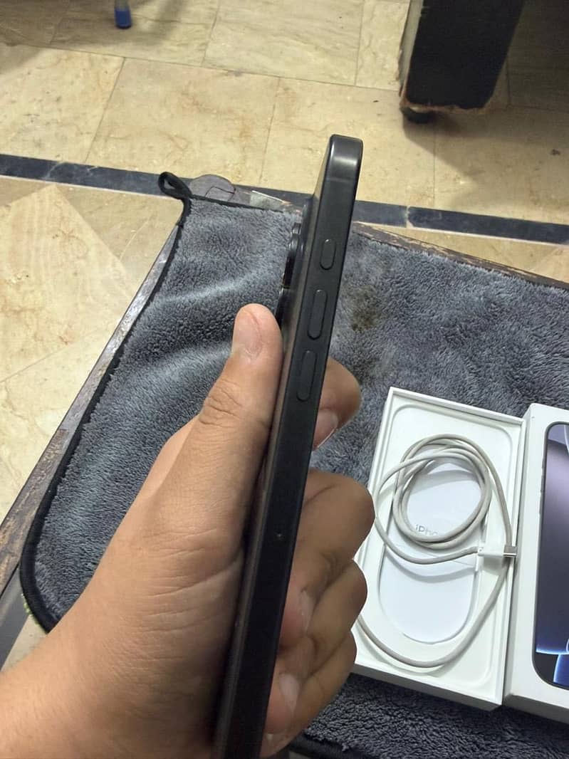 iPhone 16 Pro Max Sim Non Active 7