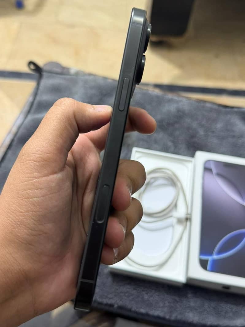 iPhone 16 Pro Max Sim Non Active 8