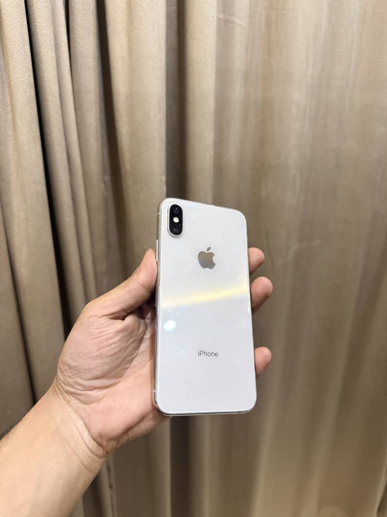 iPhone Xs 4