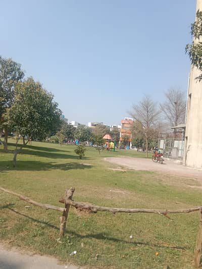 I RENTOUT 1KANAL PORTION IN BAHRIA ORCHARD PHASE 4