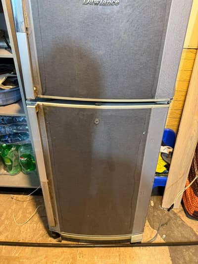 dawlance medium size fridge