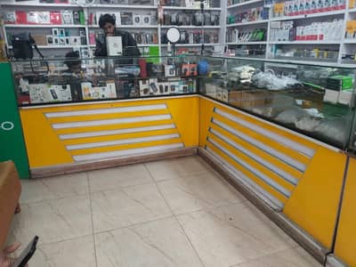 mobile shop  ke 3 counter 11 almari  for sale