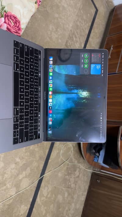 MacBook Pro 2018 13” Core i7 16/256gb