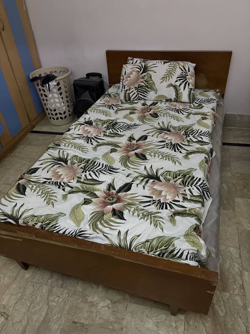 Single bed 0