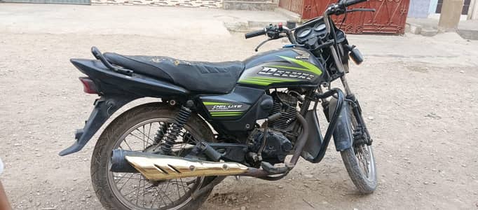 Honda 125 deluxe for sale urgent going abroad