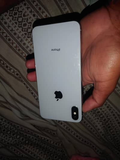 I phone xsmax non PTA  factory unlock 64GB all ok no any fold bettry77