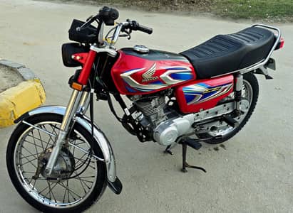 Honda 125 | Model 2023 | excellent condition | Total Genuine