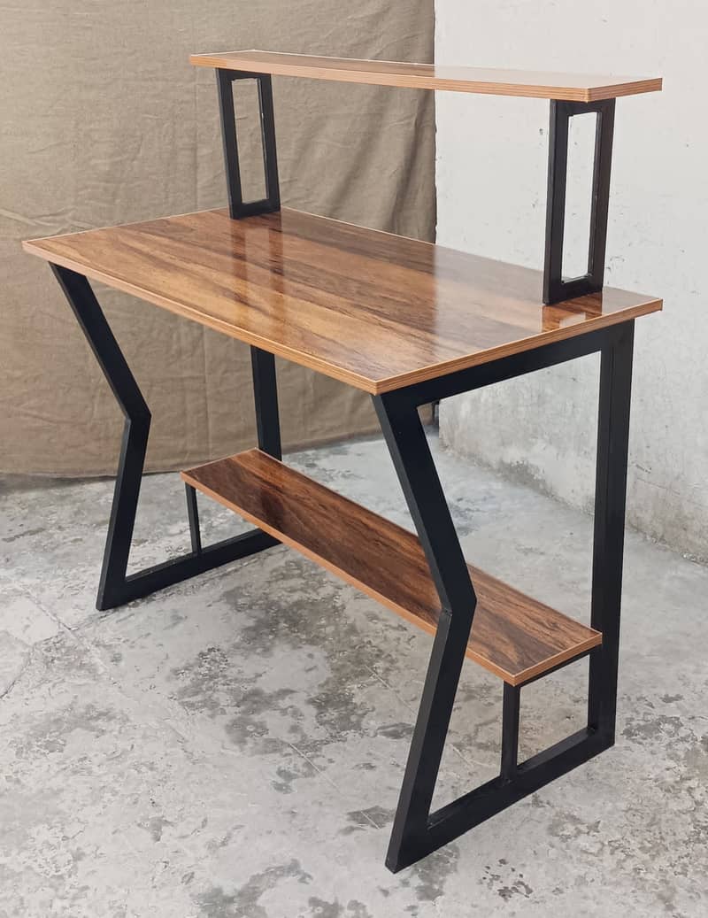 Computer/ study Iron Table. 0