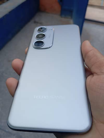 Tecno Spark 40 pro plus