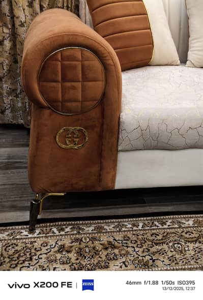 6 seater sofa very brand new