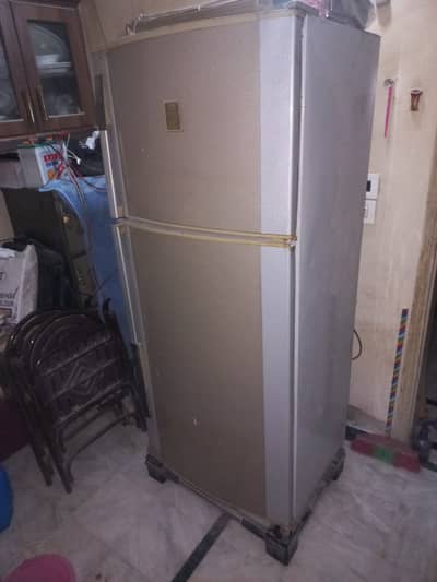 Dawlance full size used fridge urgent sell