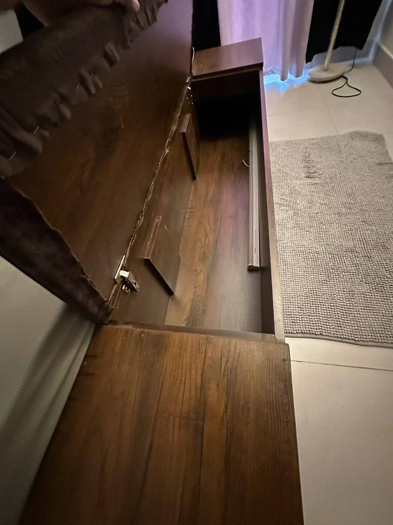 Bed set,Designed with Two side Table 1