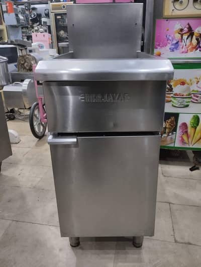 imported commrical 27L automatic gas fryer no need electric City  Ma