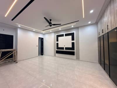 1 kanal lower portion for rent