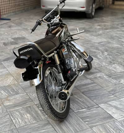HONDA CG-125 just 8500 km driven 10/10