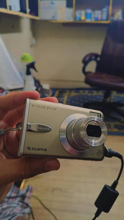 Fujifilm Finepix 6.3 MEGA PIXELS DIGITAL CAMER