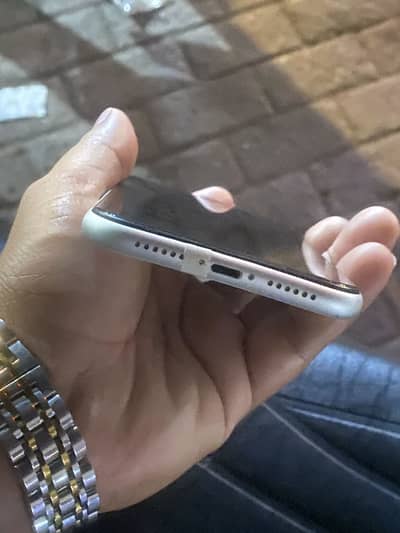 Iphone xr white 64 gb non pta just face id issue