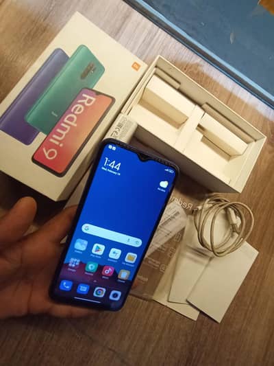 redmi 9 4GB ram 64 GB memory urgent for sale with original box charger