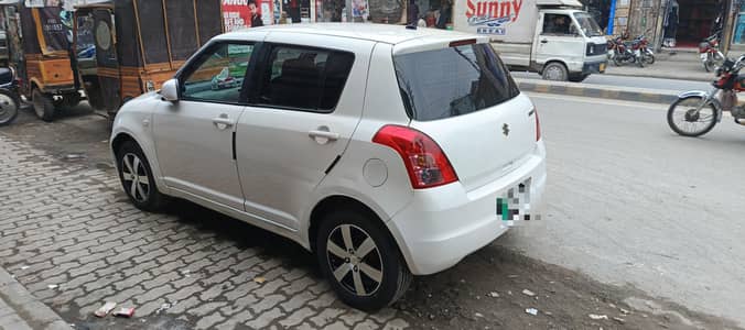 Suzuki Swift DLX 2014 model