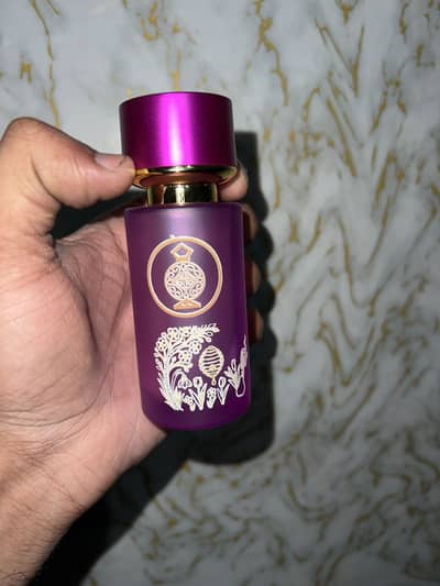 Perfume bottles with premium box