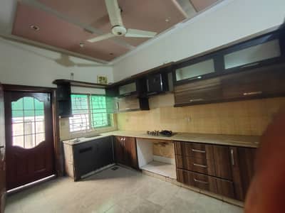 1 Marla Plaza Triple Story with Basement For Sale Miltry account College Road