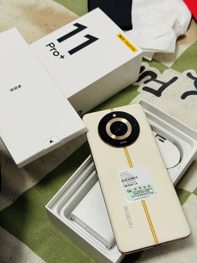 Realme 11 pro plus 12/256 complete Box