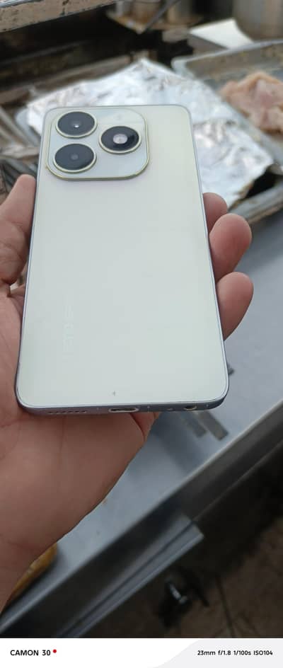 techno Spark 20 8+8 RAM 256 memory