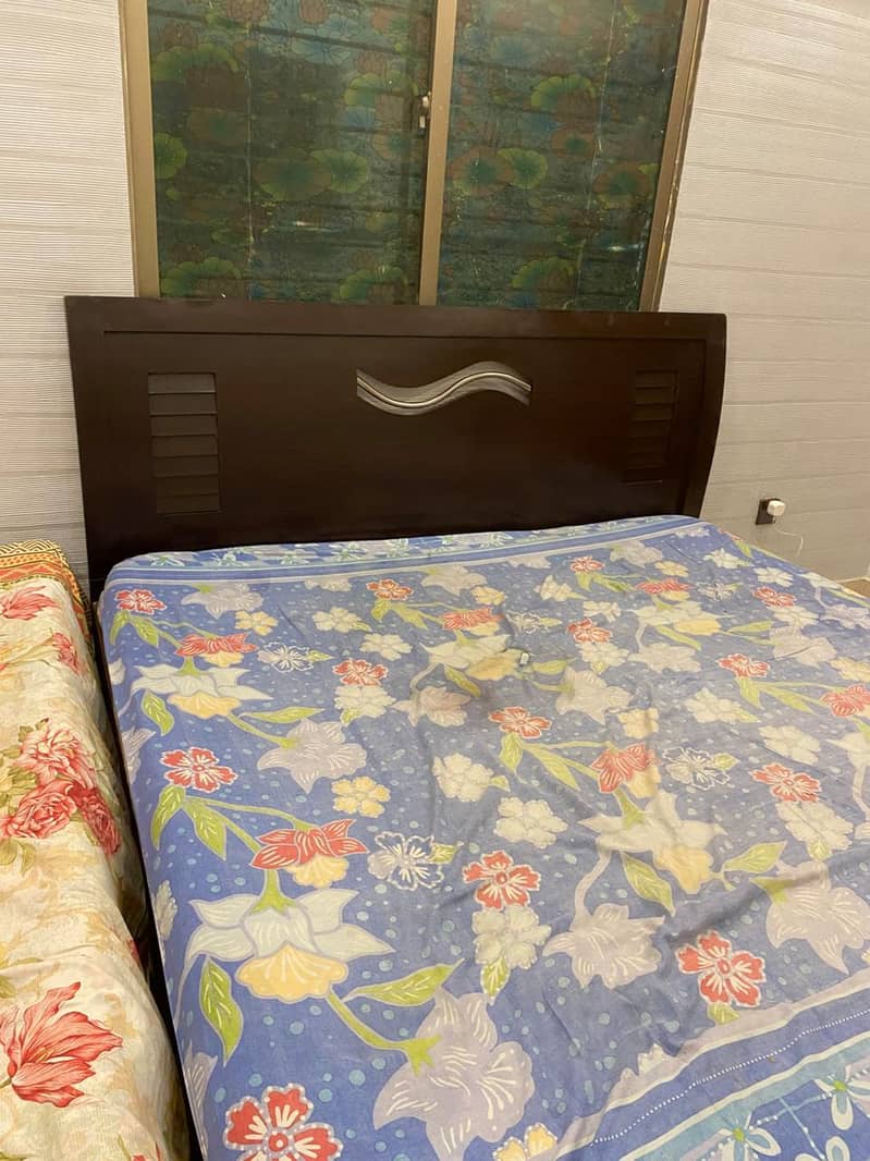 Bed good condition 3