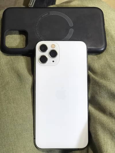 iPhone 11pro 256 gb 10by9