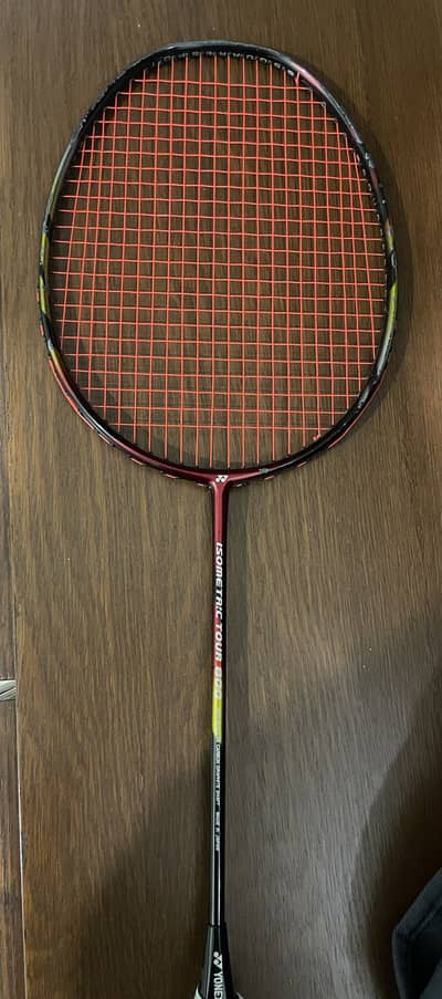 Yonex isometric tour 800 badminton racket. Used.